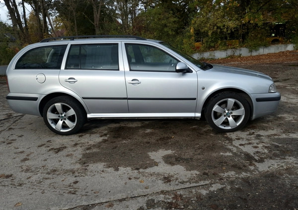 Skoda Octavia cena 14700 przebieg: 280000, rok produkcji 2010 z Terespol małe 211